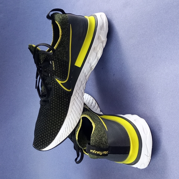 Nike React Infinity Run Flyknit Black Sonic Yellow Sneaker Shoe - Picture 7 of 7